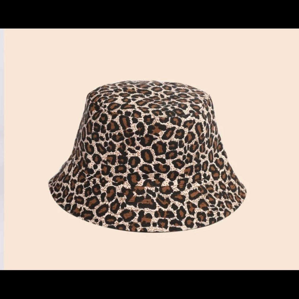 Reversible Leopard Prints Bucket Hat
